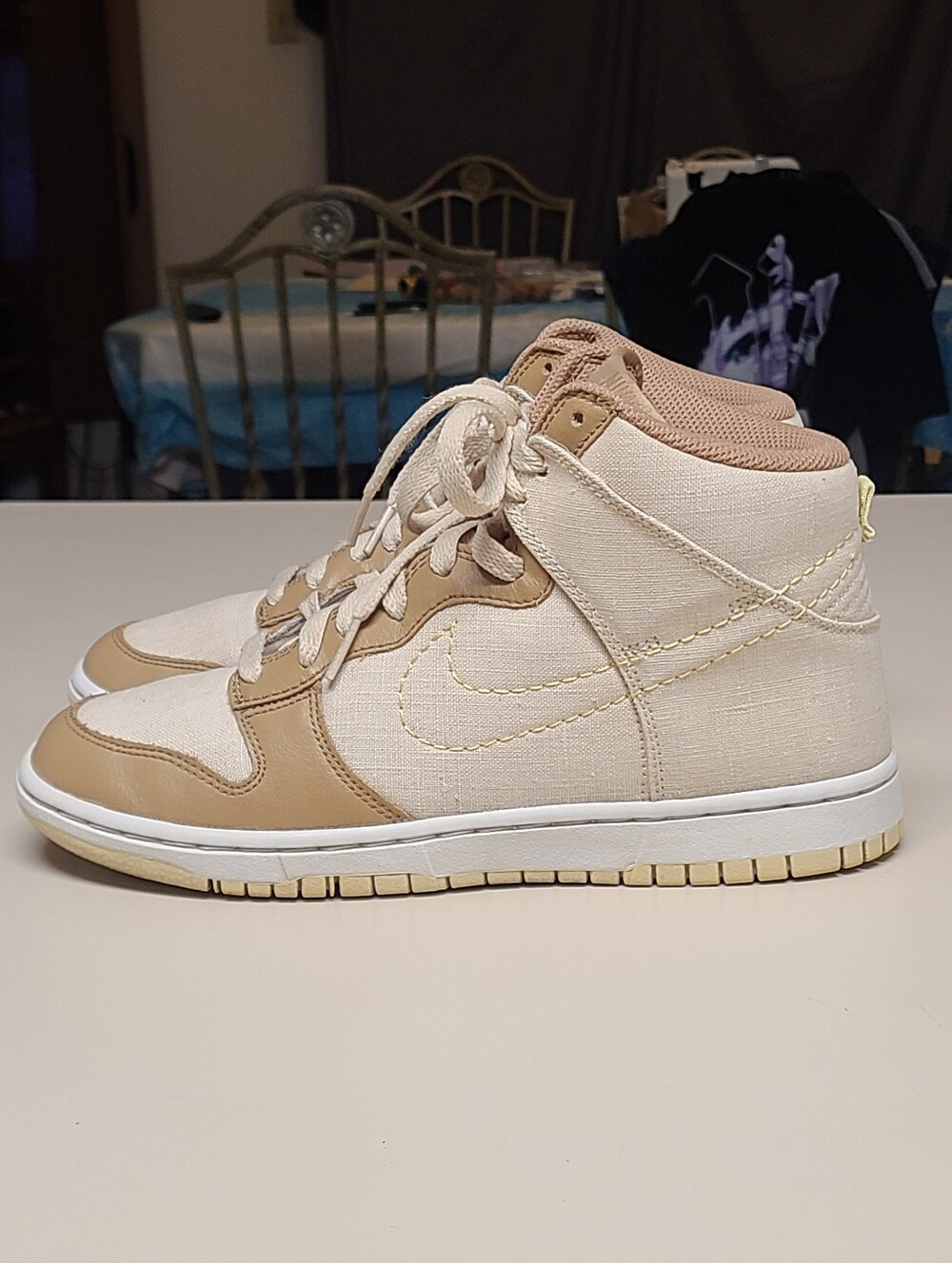 Nike Dunk Hi LX Team Gold canvas casual sneakers size 9